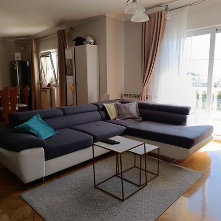 Apartman Haus Maja Banjol Buitenkant foto