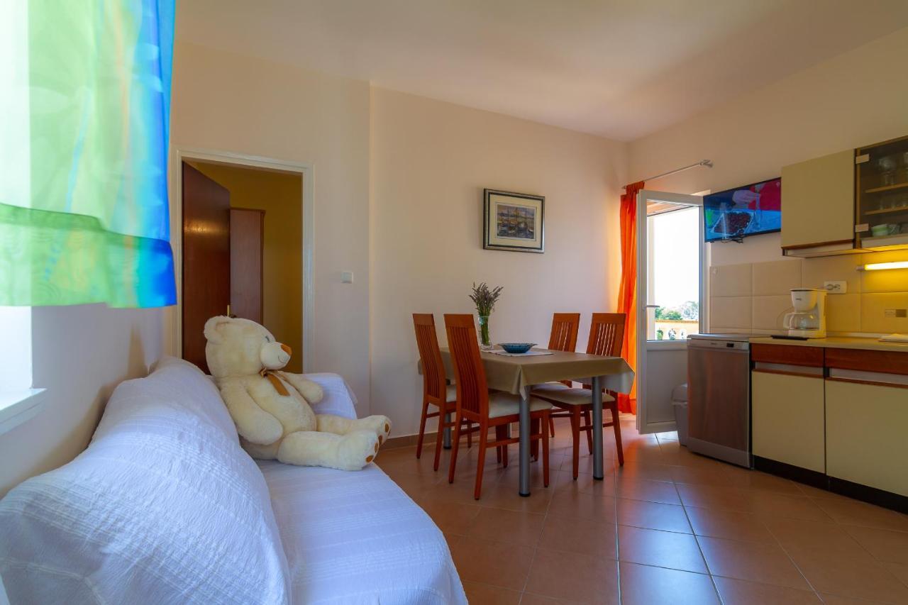 Apartman Haus Maja Banjol Buitenkant foto