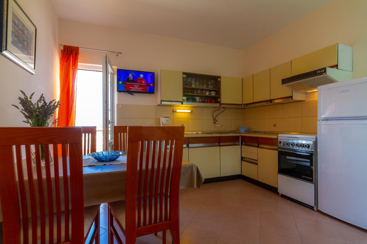 Apartman Haus Maja Banjol Buitenkant foto