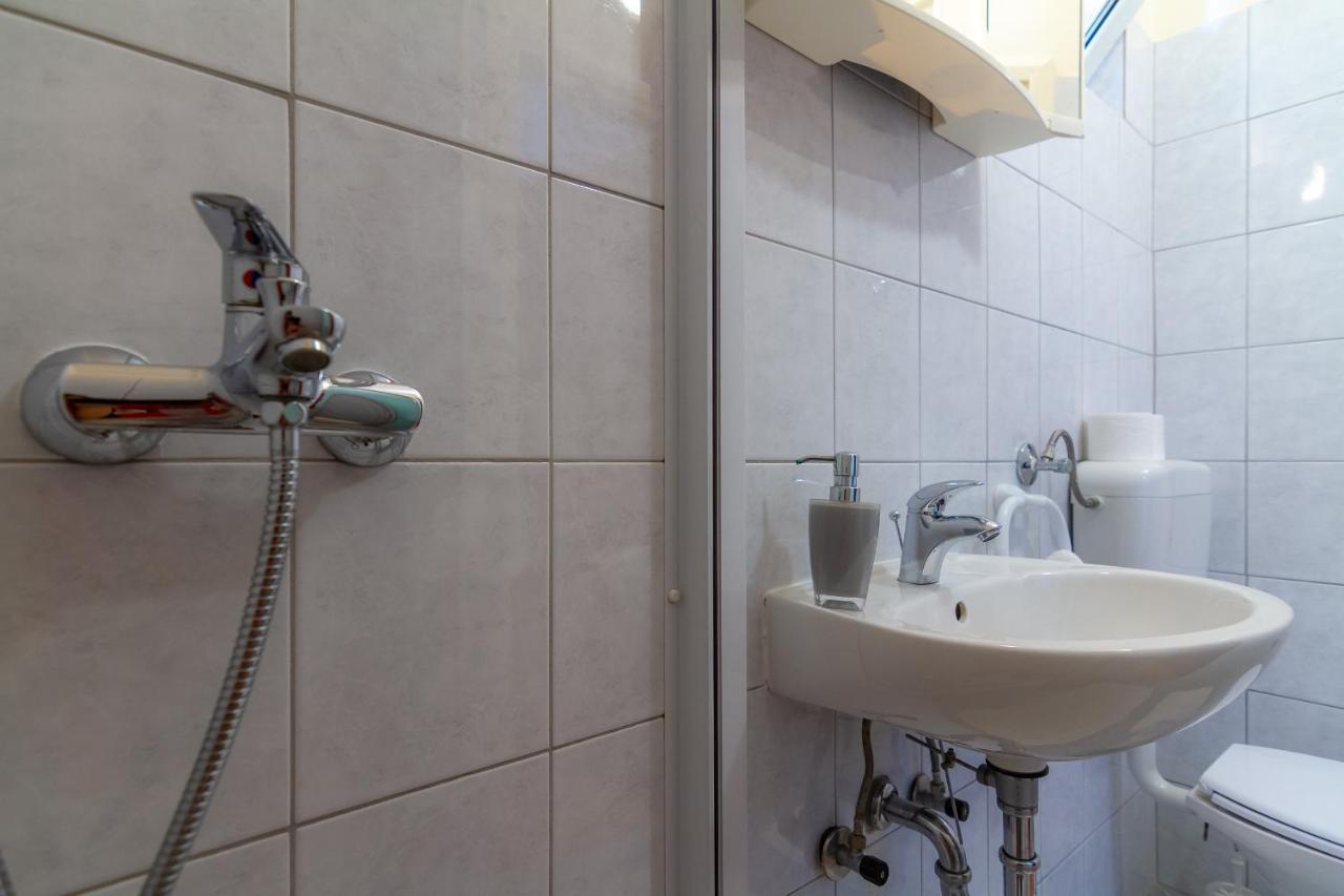 Apartman Haus Maja Banjol Buitenkant foto