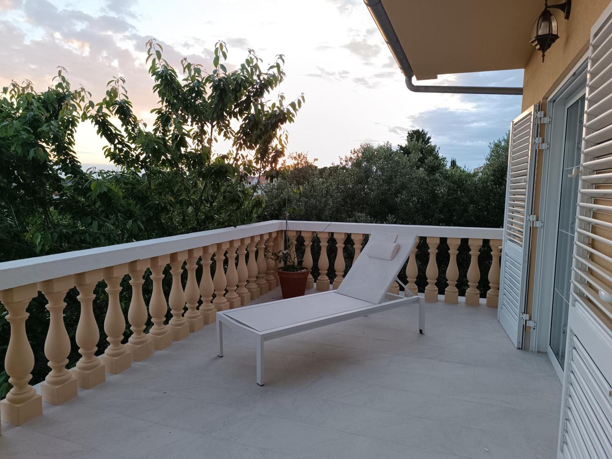 Apartman Haus Maja Banjol Buitenkant foto