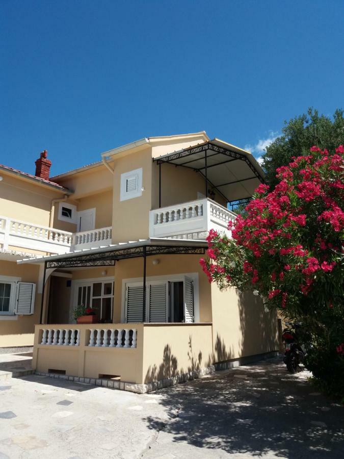 Apartman Haus Maja Banjol Buitenkant foto