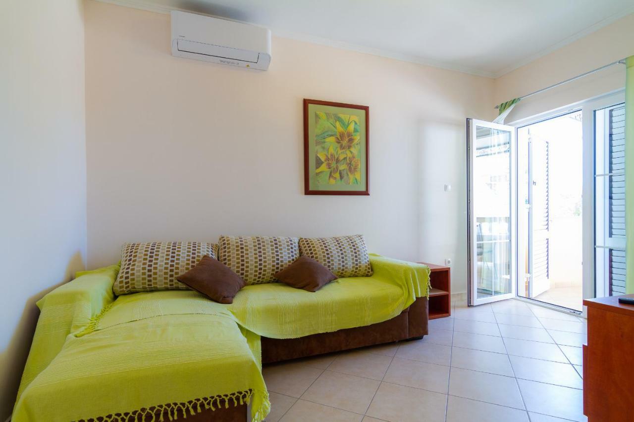 Apartman Haus Maja Banjol Buitenkant foto